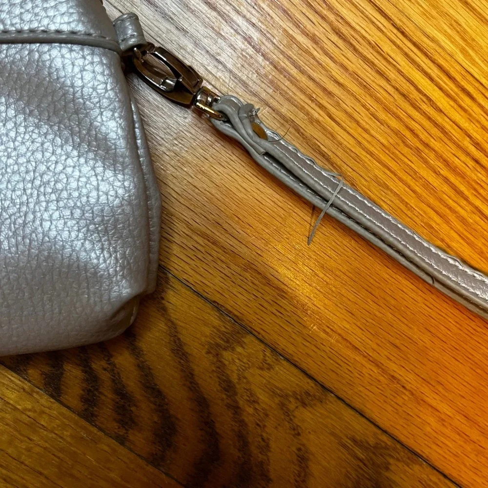 NY and Company secure flap